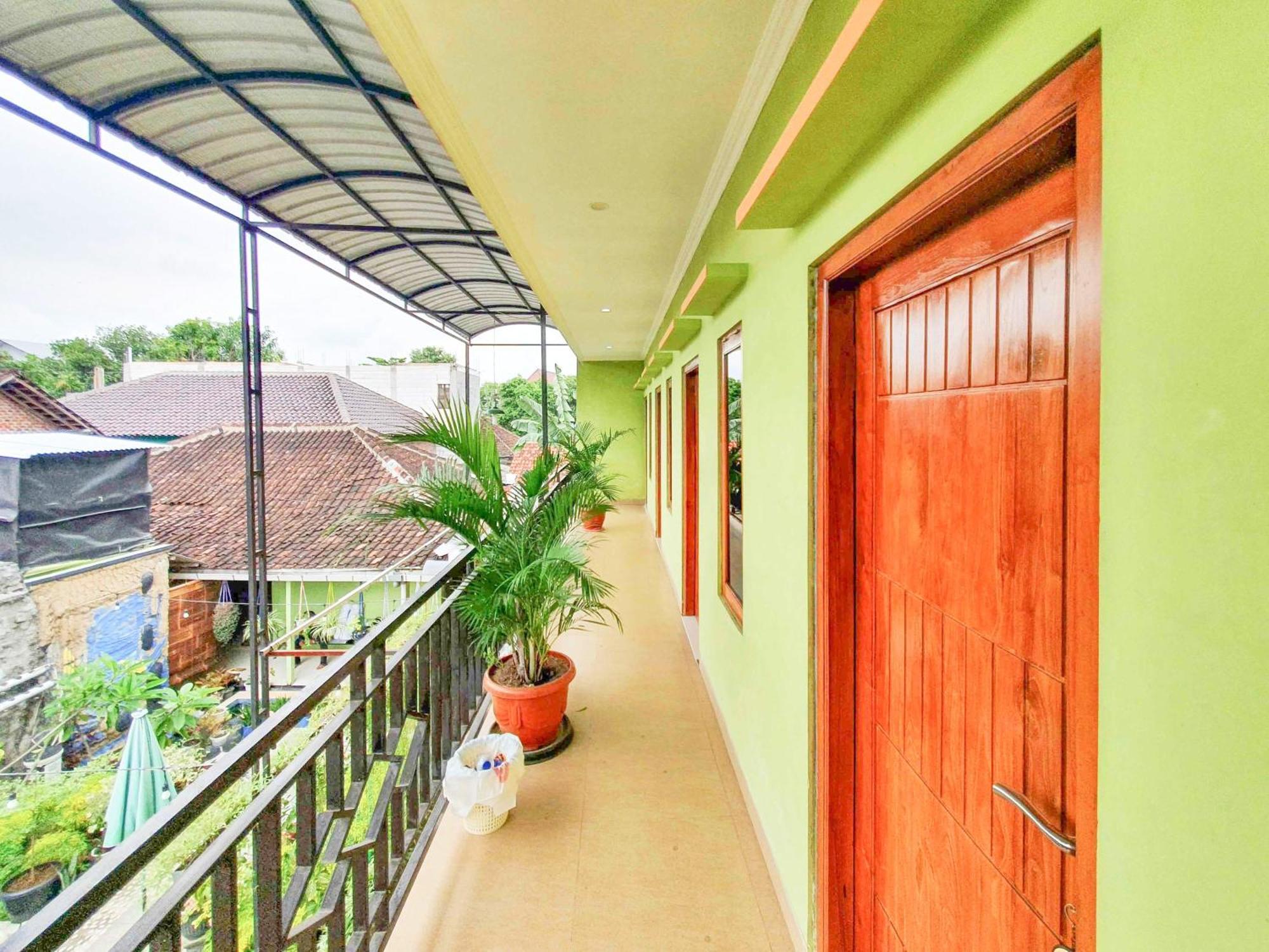 Reddoorz Syariah At Graha Adi Karya Kartasura Hotel Kartosuro Exterior photo